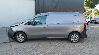 danneggiata veicoli commerciali Renault Kangoo 1.5 dci 95pk lang  automaat    navi 2024/4