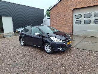 Peugeot 208 1.2 vti  82pk   airco navi picture 2