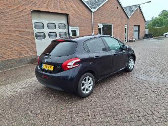 Peugeot 208 1.2 vti  82pk   airco navi picture 6