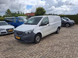 Schadeauto Mercedes Vito 111 cdi  lang 2019/8
