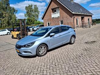 skadebil auto Opel Astra 1.0i 5drs  navi   clima  77kw 2017/6