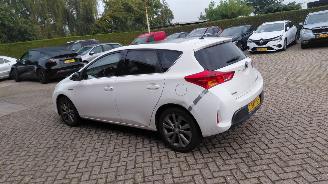 Toyota Auris 1.8 hybrid   73kw pano  navi clima picture 3