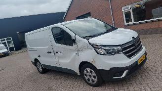 skadebil caravan Renault Trafic 2.0 dci 150pk automaat navi 2024/9