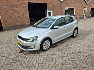 Vaurioauto  passenger cars Volkswagen Polo 1.2 tsi  66kw edition   navi airco 2013/7