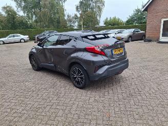 uszkodzony samochody osobowe Toyota CH-R 1.8 hybrid navi clima 2017/6