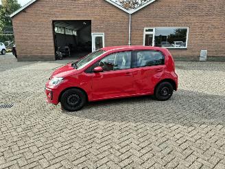 Volkswagen Up! 1.0i bmt 60pk airco  5drs picture 4