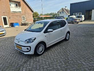 skadebil auto Volkswagen Up! 1.0i hig up   navi airco 2012/5