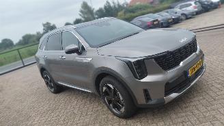 damaged passenger cars Kia Sorento 1.6 tgdi plug in 4wd  7 persoon  navi leer 2026/2