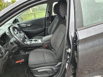 Hyundai Kona 64kw accu    204pk navi clima picture 14