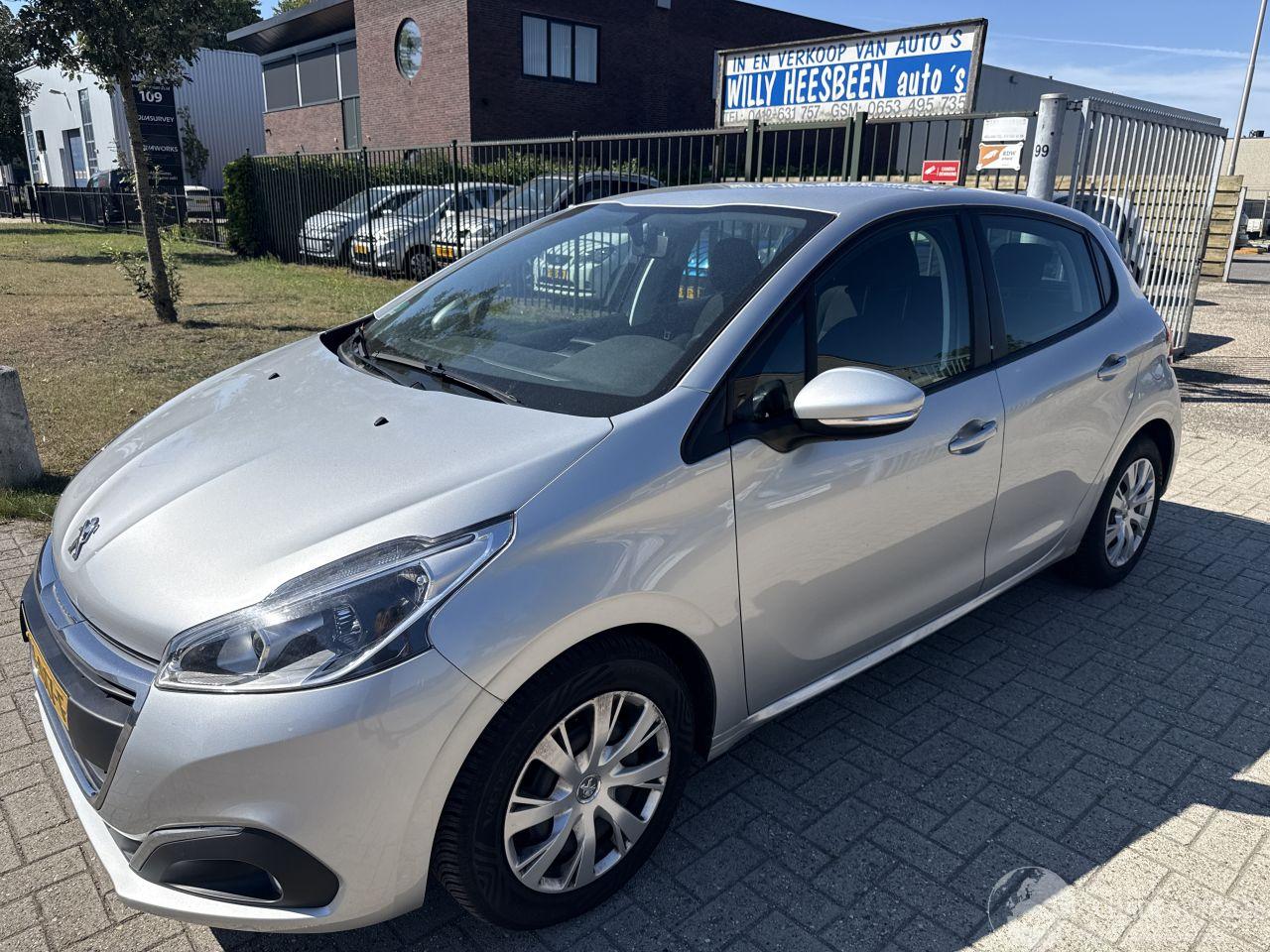 Peugeot 208 1.2PURETECH EERSTE EIGENAAR 118925 KM BOUWJAAR 2016 3850 EURO