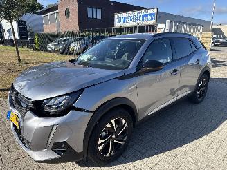 krockskadad bil auto Peugeot 2008 1.2 ALLURE PACK AUTOMAAT! BOUWJAAR 2022 16445 KM  9750 EURO 2022/4