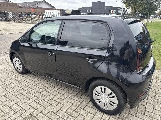 Volkswagen Up! 1.0 UP! 5 DEURS LICHTE RIJDBARE SCHADE! 2017 PRIJS 3999 EURO VAST picture 3