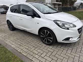 uszkodzony samochody osobowe Opel Corsa 1.4 AUTOMAAT COLOR EDITION RIJDBAAR BOUWJAAR 2015  3750 EURO 2015/6