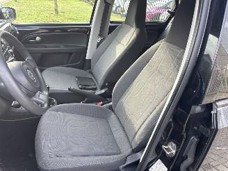Volkswagen Up! 1.0 BLEUMOTION MET SPUITWERK! BOUWJAAR 2016  4200 EURO VAST! picture 10