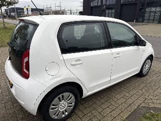 Volkswagen Up! 1.0 BLEUMOTION PARKEERSCHADE! BOUWJAAR 2016  3600 EURO VAST picture 5