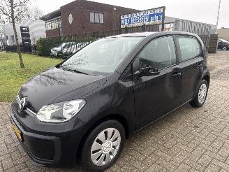 Vaurioauto  passenger cars Volkswagen Up! 1.0 BLEUMOTION LICHTE SCHADE! 151000 KM BOUWJAAR 2019 5500 EURO 2019/5