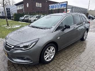 Coche accidentado Opel Astra 1.4 TURBO BUSINESS EXCUTIVE LICHTE SCHADE! BOUWJAAR 2017 5350 2017/12