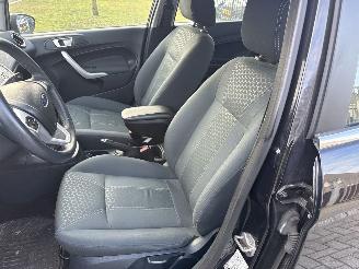 Ford Fiesta 1.25 TITANIUM SCHROEFSCHADE! BOUWJAAR 2012 132790KM 2400 EURO picture 9