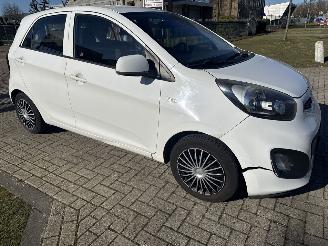 Kia Picanto 1.0 CVVT ECONOMY  AIRCO LICHTE SCHADE! BOUWJAAR 2014 2150 EURO picture 5