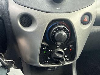 Peugeot 108 1.0 e-VTi ACTIVE 49310 KM LICHTE SCHADE! BOUWJAAR 2015 4850 EURO picture 10