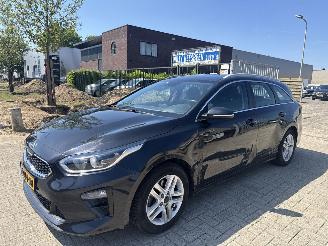 Unfallwagen Kia Ceed 1.0 TURBO DYNAMMICLINE RIJDBAAR BOUWJAAR 2019 6700 EURO VAST 2019/10