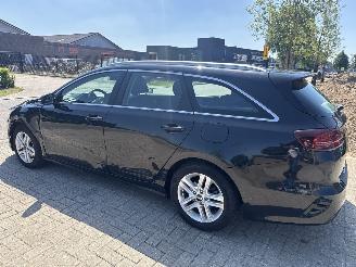 Kia Ceed 1.0 TURBO DYNAMMICLINE RIJDBAAR BOUWJAAR 2019 6700 EURO VAST picture 2