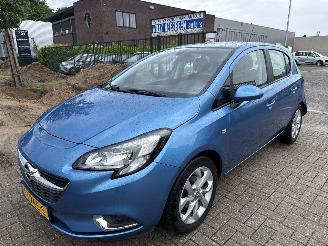 damaged passenger cars Opel Corsa-E 1.4 ONLINE EDITION RIJDBAAR BOUWJAAR 2017  5700 EURO VAST 2017/9