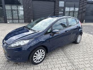 Vaurioauto  passenger cars Ford Fiesta 1.25 LIMITED 86125 KM NAP! BOUWJAAR 2012 LICHTE SCHADE! 3200 EURO 2012/3