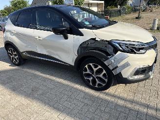 Renault Captur 0.9 INTENS LICHTE SCHADE! BOUWJAAR 2017 2e EIGENAAR 6200 EURO picture 5