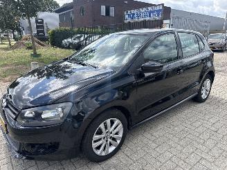 Coche accidentado Volkswagen Polo 1.2 EASYLINE BOUWJAAR 2013 RIJDBAAR! VASTE PRIJS! 2350 EURO 2013/3