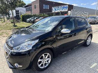 krockskadad bil auto Peugeot 208 1.2 PURETECH STYLE LICHTE SCHADE! 99065 NAP 2015  2850 EURO 2015/5