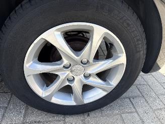 Peugeot 208 1.2 PURETECH STYLE LICHTE SCHADE! 99065 NAP 2015  2850 EURO picture 7