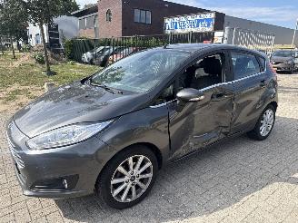 Auto incidentate Ford Fiesta 1.0 TITANIUM RIJDBAAR 61606 KM NAP BOUWJAAR 2017 3850 EURO 2017/2