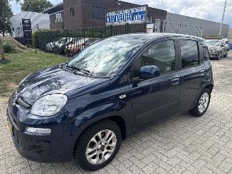 Vaurioauto  passenger cars Fiat Panda 0.9 LOUNGE AUTOMAAT 1e EIGENAAR 2014 37000 NAP! RIJDBAAR 4600 2014/11