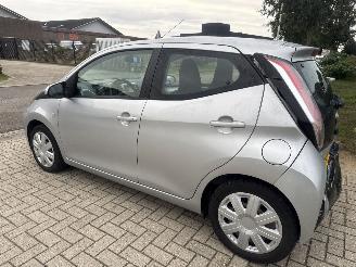 Toyota Aygo 1.0 VVTi X_PLAY 96517 NAP BOUWJAAR 2015 RIJDBAAR 4750 EURO picture 2