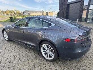 Tesla Model S 85 S ZEER MOOIE AUTO WAT SPUITWERK! BOUWJAAR 2015 15750 EURO picture 2