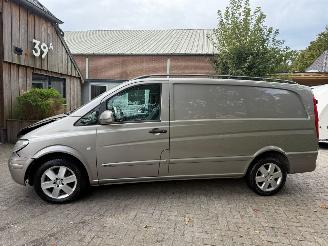 krockskadad bil bedrijf Mercedes Vito V6  120 CDI 320 LANG NL BUS 2010/2