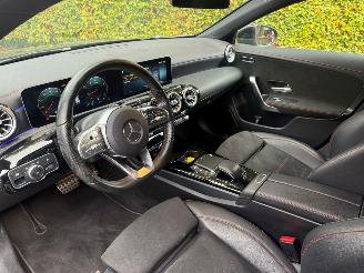 Mercedes Cla-klasse 180 AMG LINE NETTE AUTO! picture 18