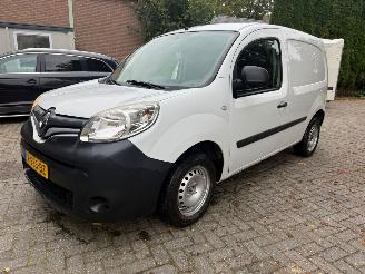krockskadad bil bedrijf Renault Kangoo 1.5dci Express 192000 nap airco 2016/12