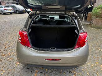 Peugeot 208 1.2 Style 5DRS NAVI AIRCO picture 17