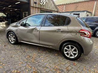 Peugeot 208 1.2 Style 5DRS NAVI AIRCO picture 8