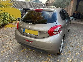 Peugeot 208 1.2 Style 5DRS NAVI AIRCO picture 5