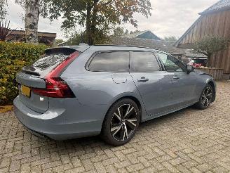 Schadeauto Volvo V-90 2.0 T6 AWD PLUGIN PANO HARMAN/KARDON 2021/10