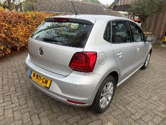 krockskadad bil auto Volkswagen Polo 1.0 5DRS AIRCO PDC STOELVERWARMING 2014/11