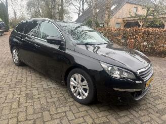 škoda osobní automobily Peugeot 308 1.2 E- thp pano pdc navi camera 2014/10