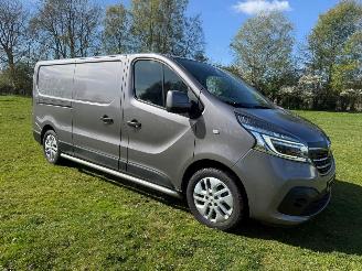 skadebil bedrijf Renault Trafic 2.0 DCI AUTOMAAT 170 PS L2H1 LUXE NL BUS 3SITS 2020/2