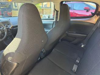 Peugeot 108 1.0 E-VTI 5DRS AIRCO picture 14