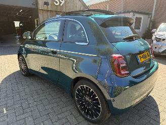 damaged passenger cars Fiat 500 LA PRIMA 42 KWH PANO LEER NAP 2022/3