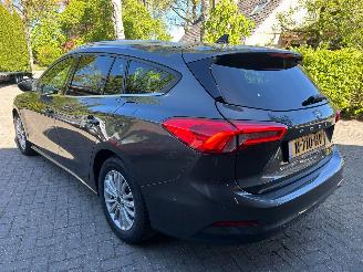uszkodzony samochody osobowe Ford Focus 1.5 TITANIUM AUT PANO X 2021/10