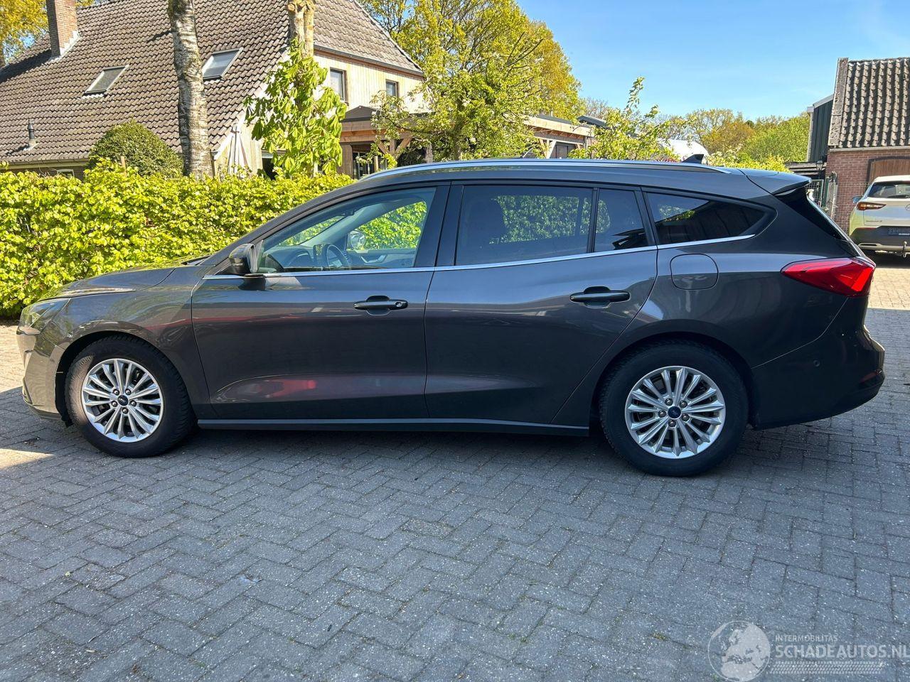 Ford Focus 1.5 TITANIUM AUT PANO X